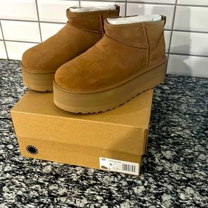 Ugg Ultra Mini Platform in Chestnut - Size 8W